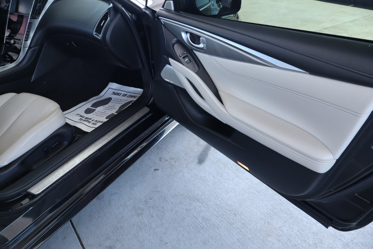 Used 2017 INFINITI Q60 3.0t w/ Premium Plus Package 3.0T image 35