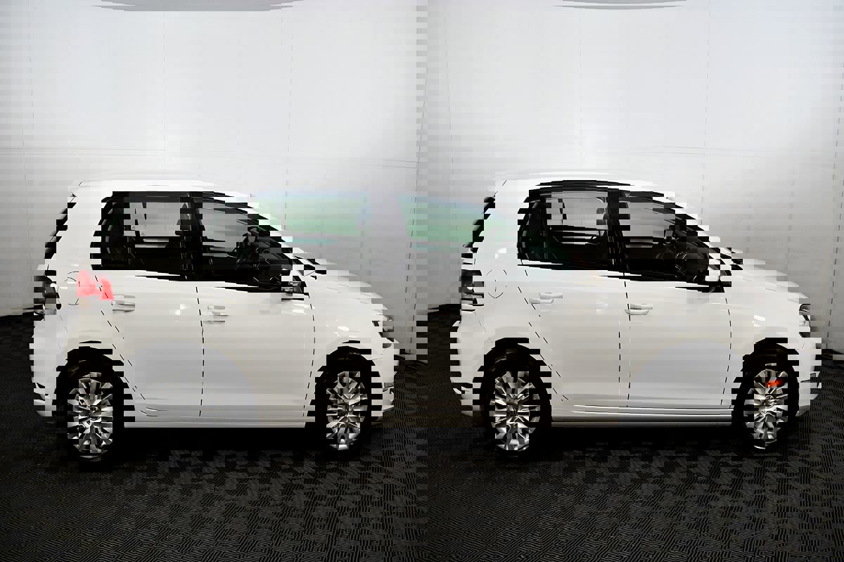 Used 2014 Volkswagen Golf 4-Door image 6