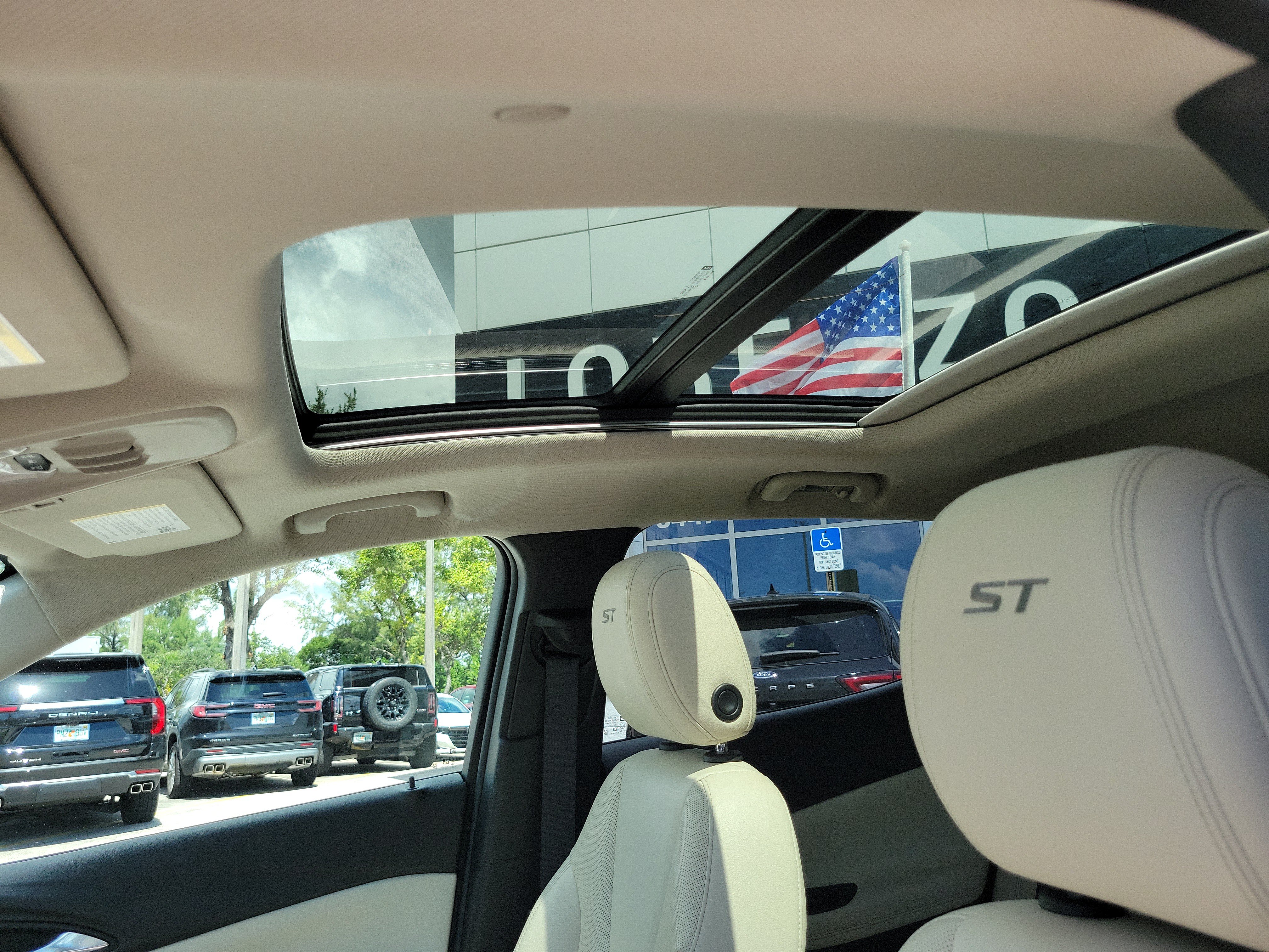 Used 2024 Buick Encore GX Sport Touring w/ Experience Buick Package FWD image 11