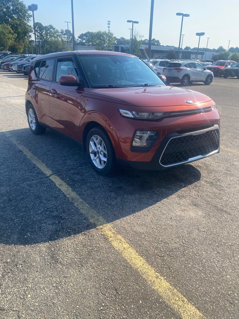 Used 2021 Kia Soul S FWD image 2