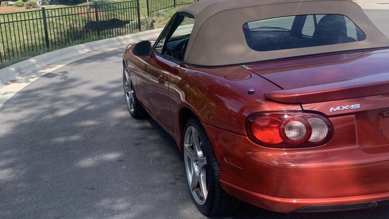 Used 2004 MAZDA MX-5 Miata MAZDASPEED RWD image 10