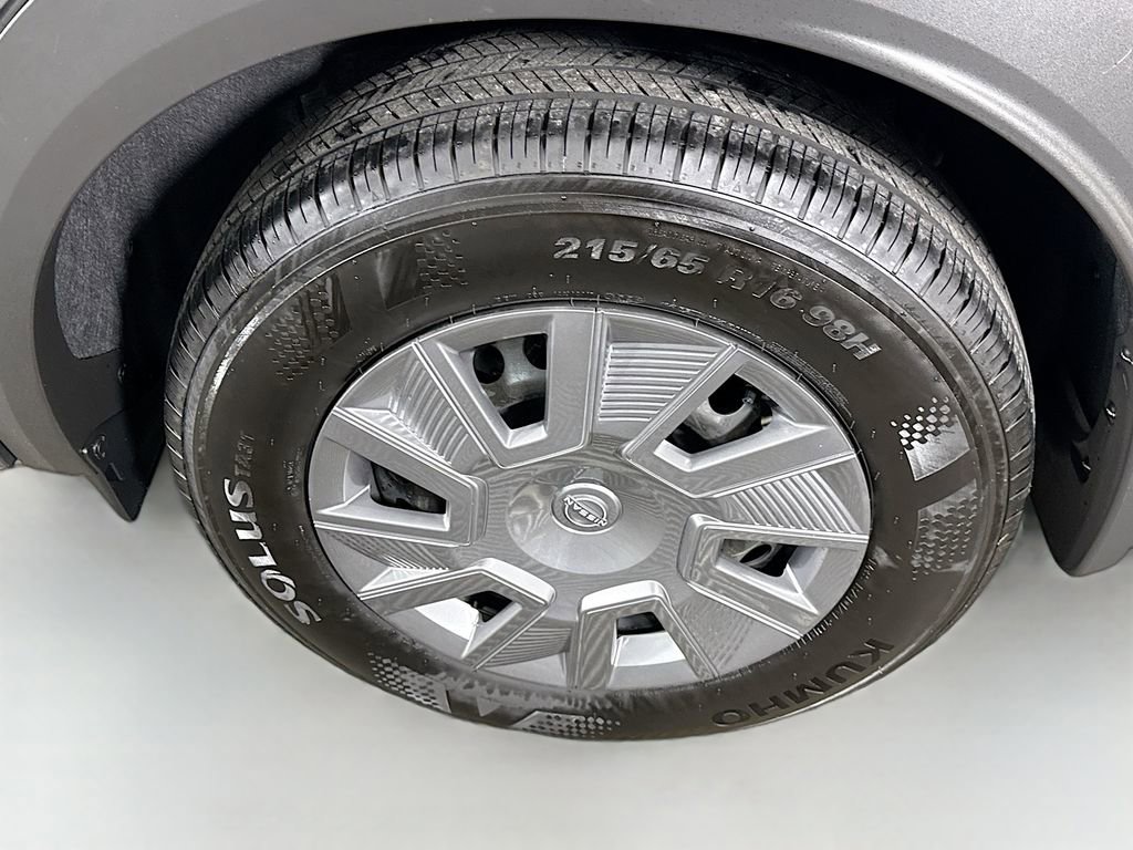 Certified 2025 Nissan Kicks S image 31