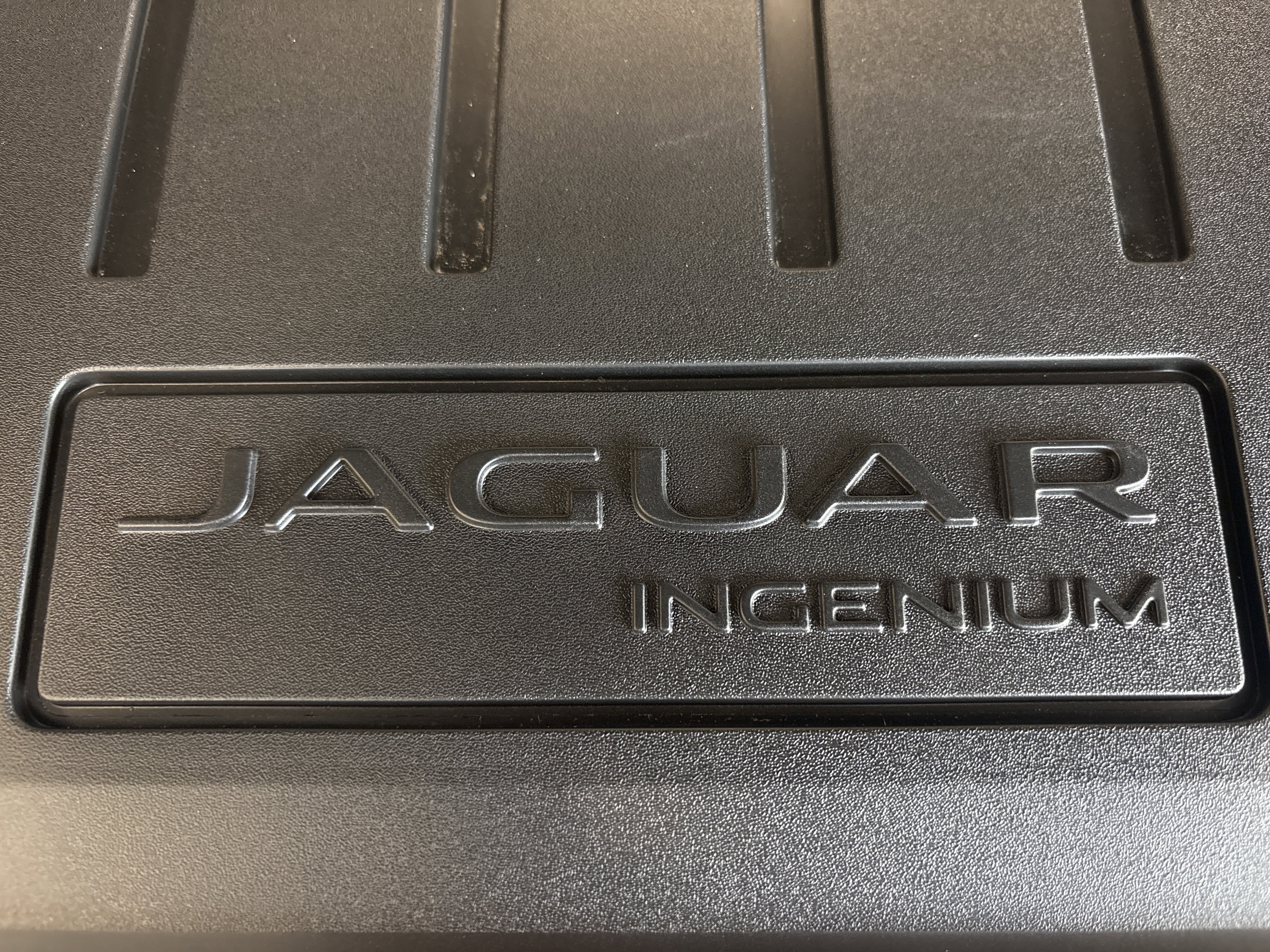 Used 2024 Jaguar E-PACE R-Dynamic SE image 23