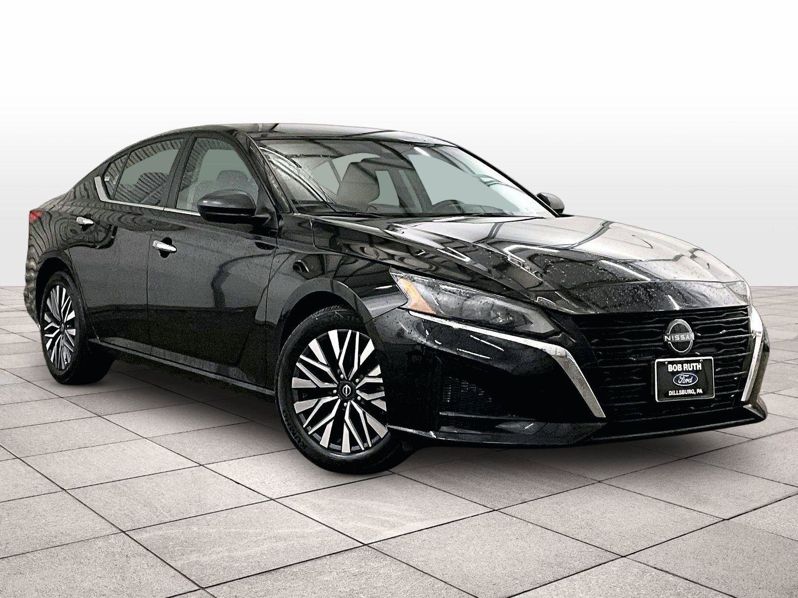 Used 2024 Nissan Altima 2.5 SV image 2