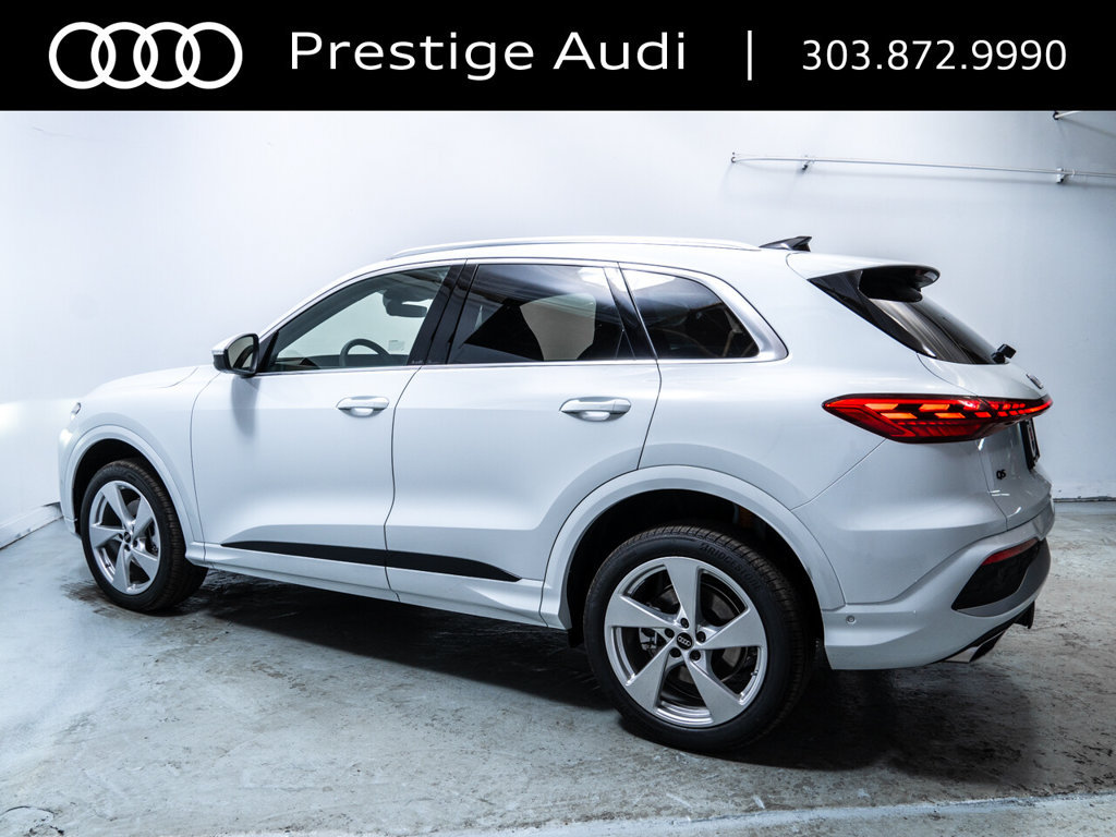 Used 2025 Audi Q5 Premium Plus w/ Premium Plus AWD/4WD image 3