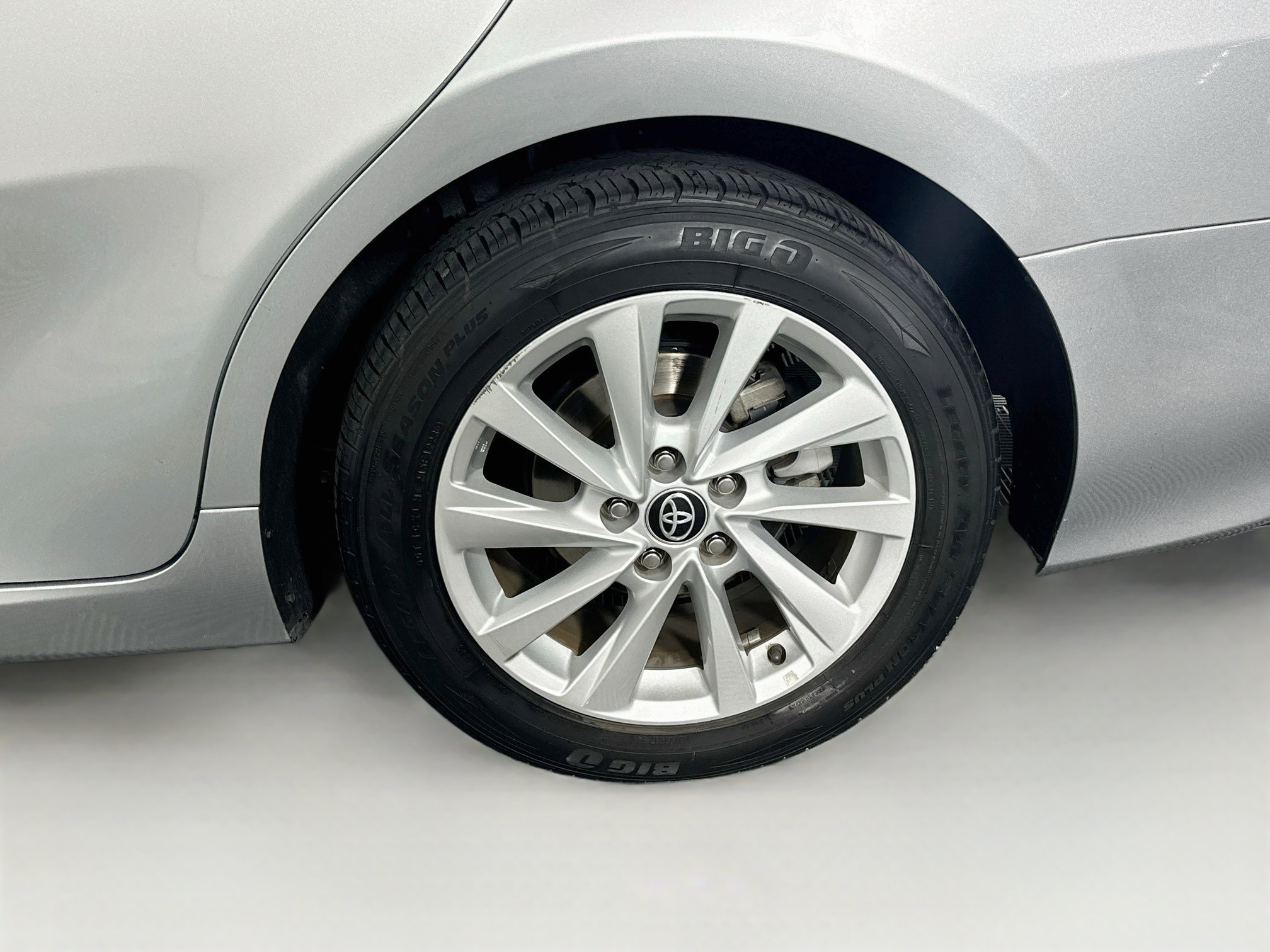 Used 2022 Toyota Camry LE FWD image 11