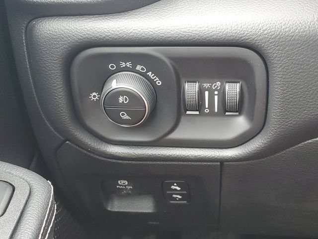 New 2026 RAM 1500 Laramie w/ Sport Appearance Package AWD/4WD image 19