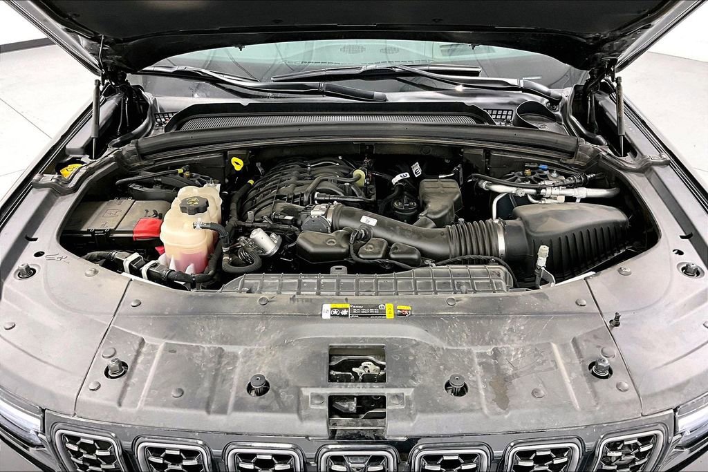 Used 2025 Jeep Grand Cherokee L Summit image 12