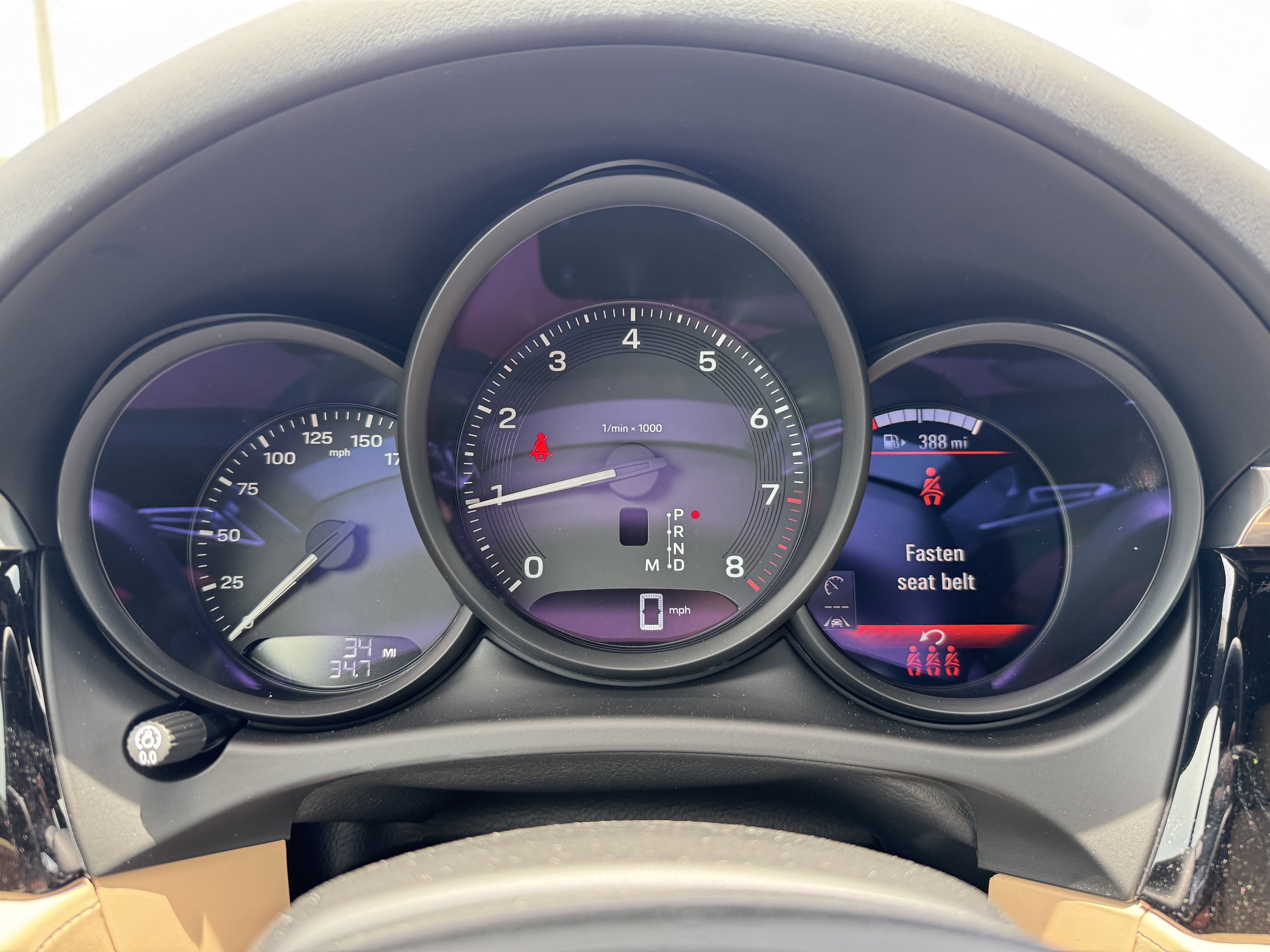 Certified 2025 Porsche Macan image 39