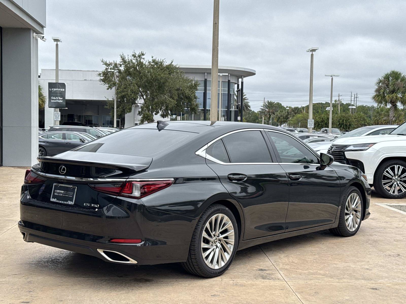 Certified 2022 Lexus ES 350 Ultra Luxury w/ Accessory Package 2 FWD image 34