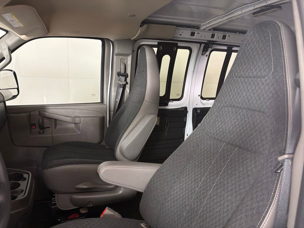 Used 2025 Chevrolet Express 2500 w/ Driver Convenience Package RWD image 18