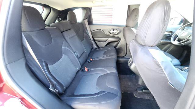 Used 2019 Jeep Cherokee Latitude w/ Cold Weather Group image 22