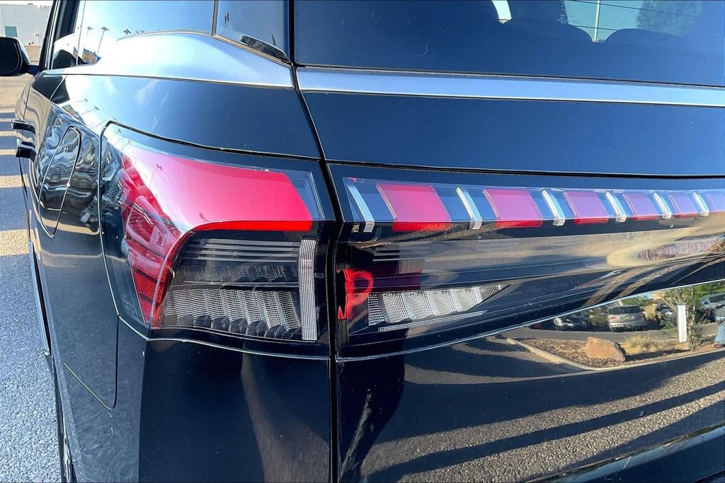 Used 2025 INFINITI QX80 Sensory image 30