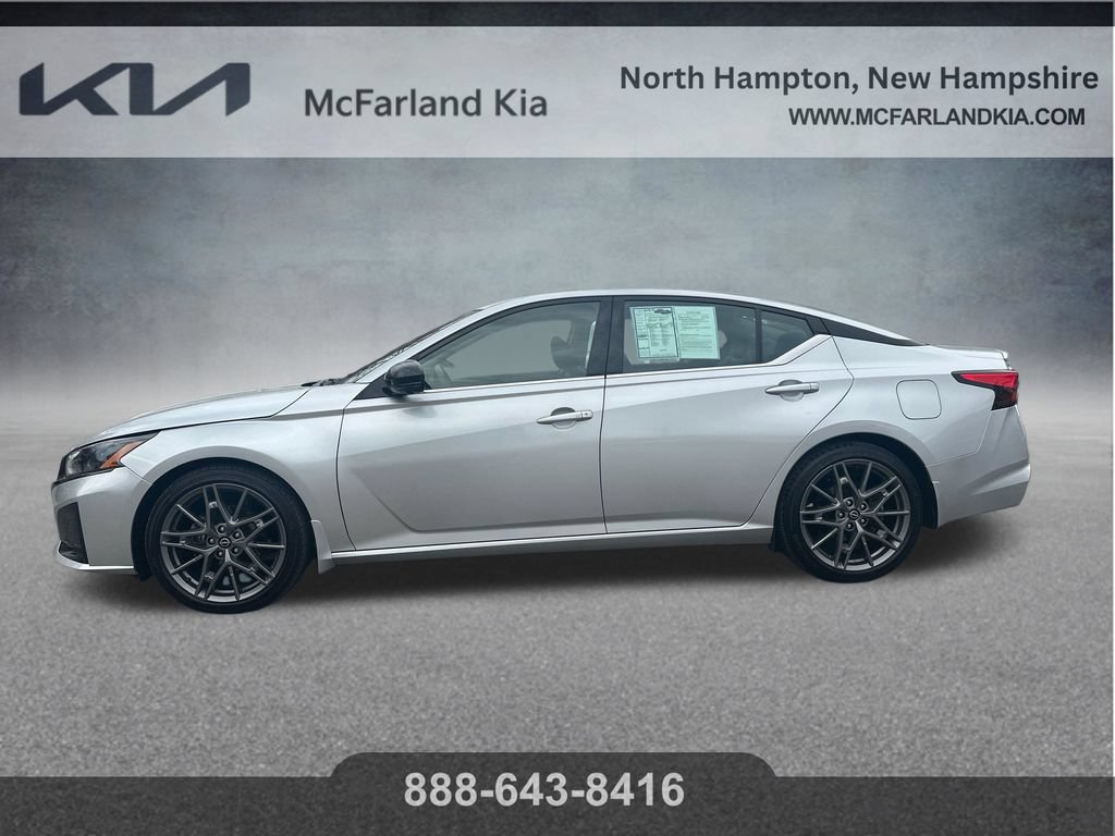 Used 2023 Nissan Altima 2.0 SR FWD image 3