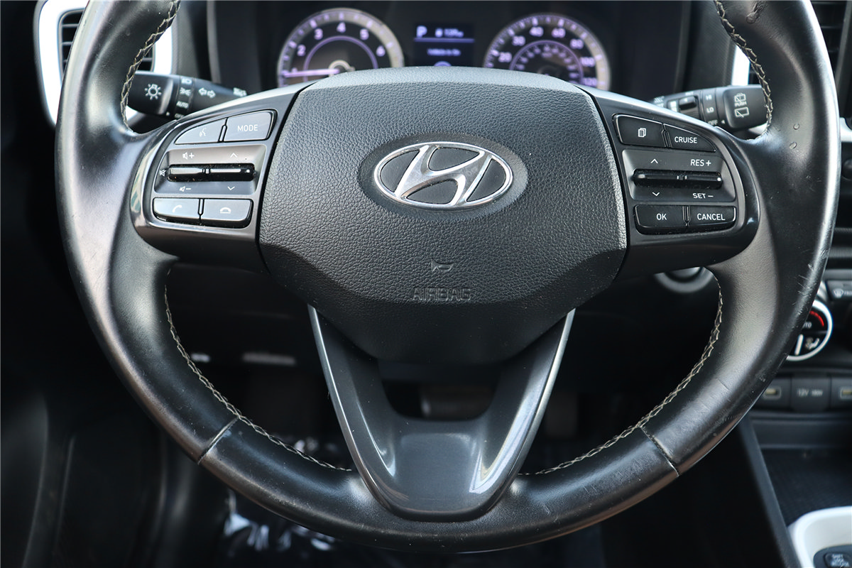 Used 2022 Hyundai Venue Limited FWD image 40