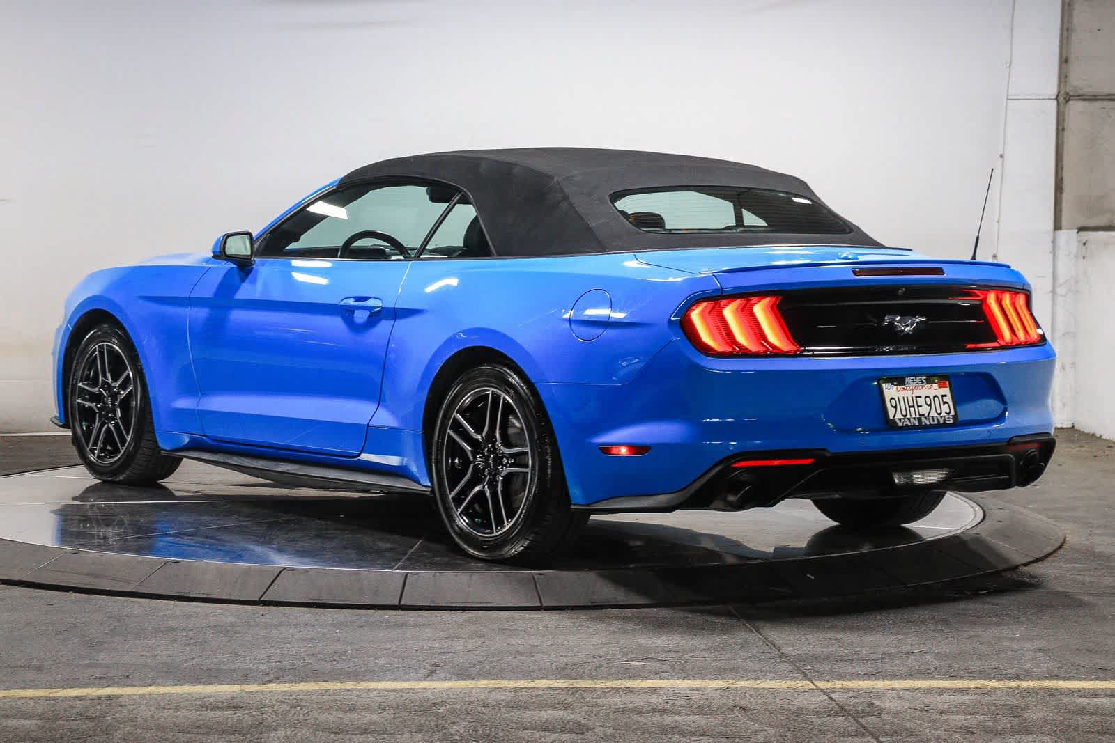 Used 2022 Ford Mustang Premium RWD image 2