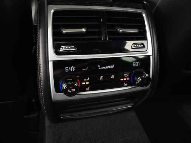 Used 2022 BMW 740i xDrive w/ M Sport Package image 43
