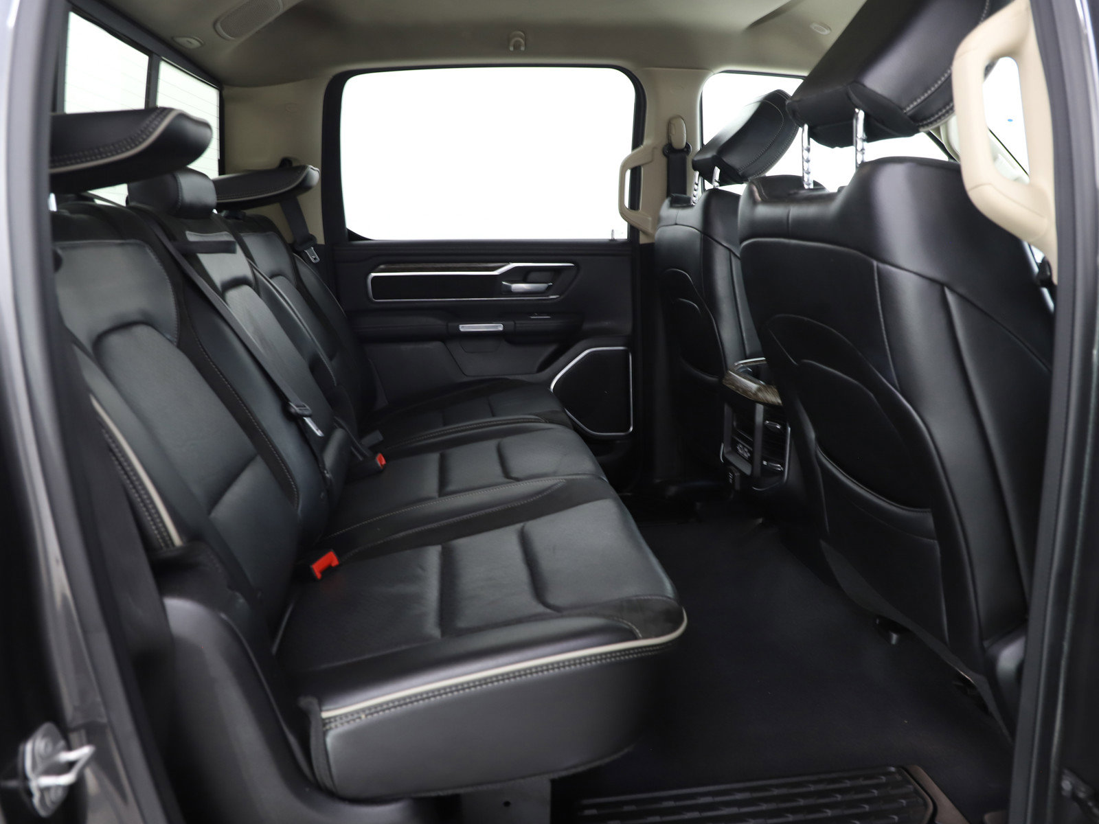 Used 2019 RAM 1500 Laramie image 12