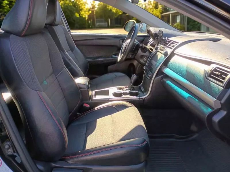 Used 2017 Toyota Camry XSE image 7