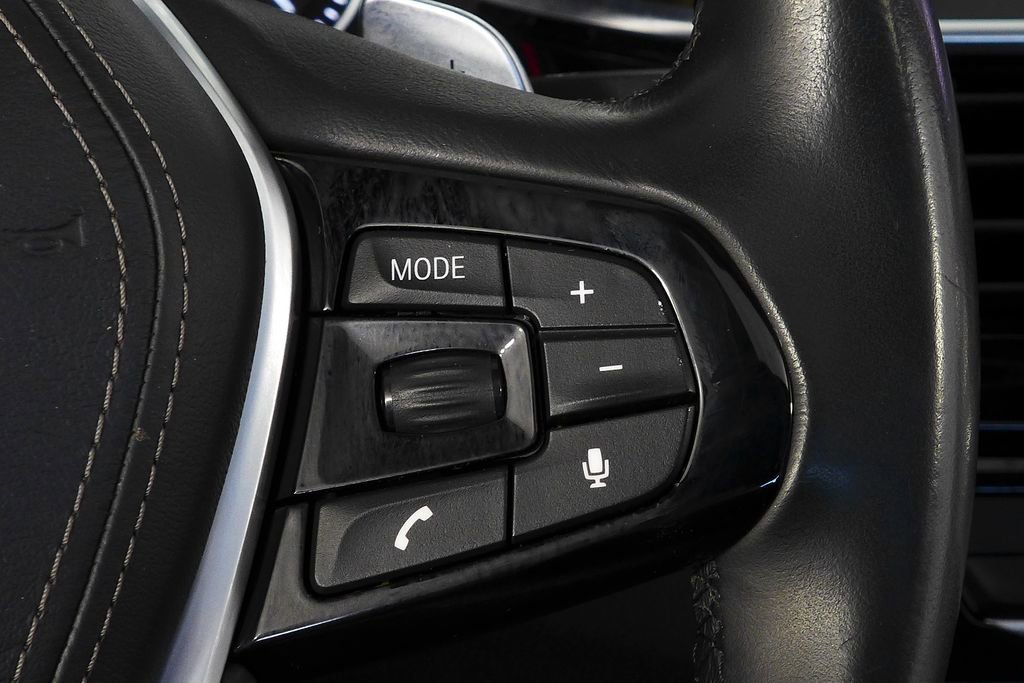 Used 2019 BMW 530e w/ Premium Package image 29