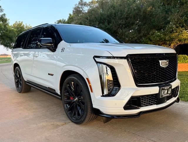 Used 2026 Cadillac Escalade V w/ LPO, ONYX Package AWD/4WD image 2