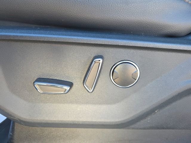 Used 2025 Ford F150 Lariat w/ Equipment Group 502A High image 5