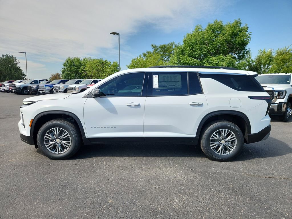 New 2025 Chevrolet Traverse LT w/ Driver Confidence Package image 2