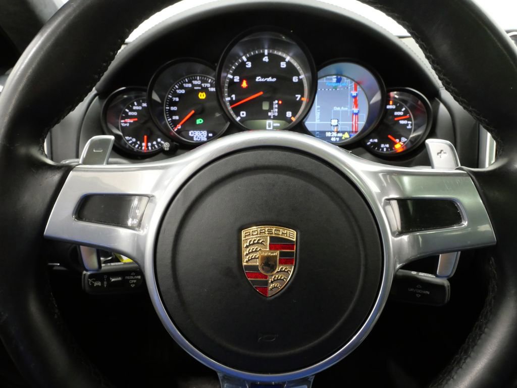 Used 2014 Porsche Cayenne Turbo image 17