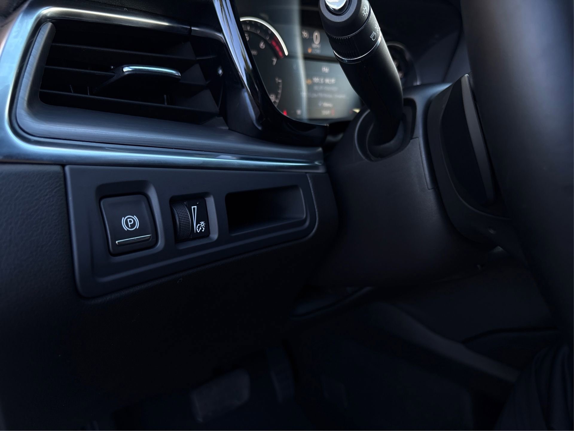 New 2025 Cadillac XT5 Luxury image 20