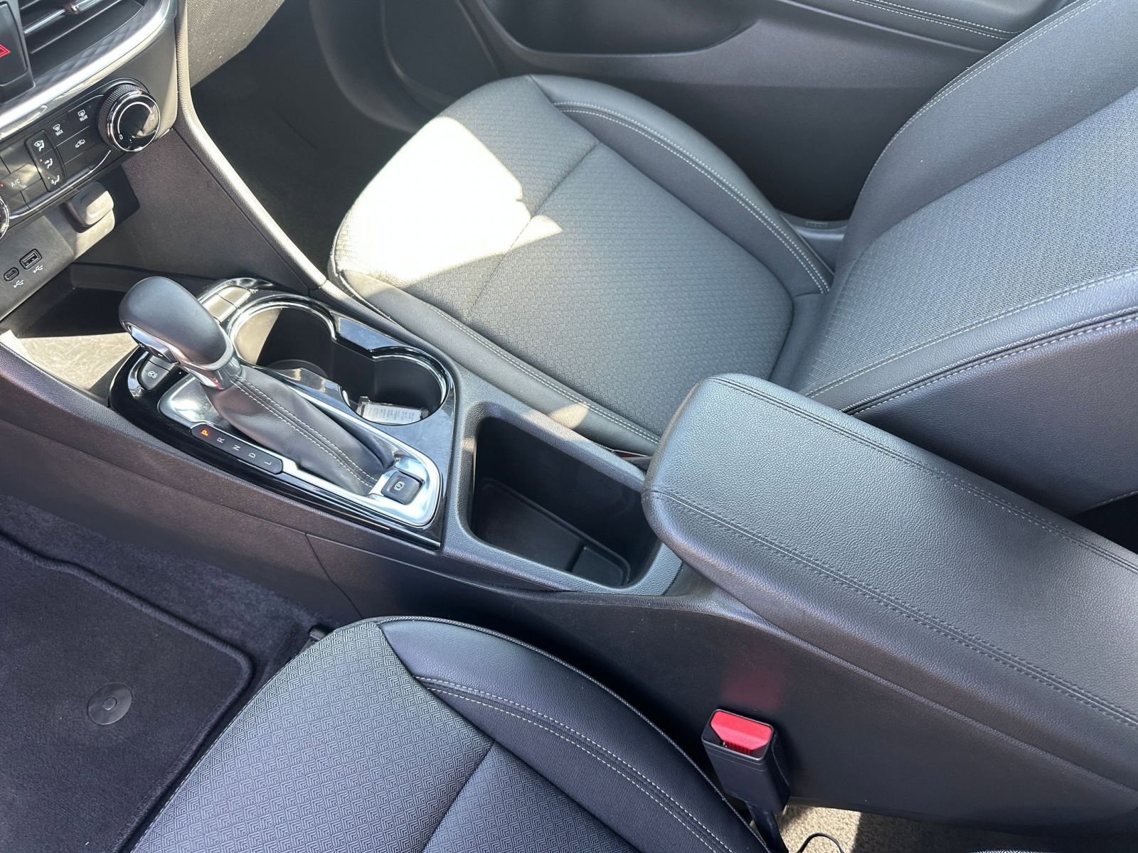 Used 2025 Buick Encore GX Preferred image 39