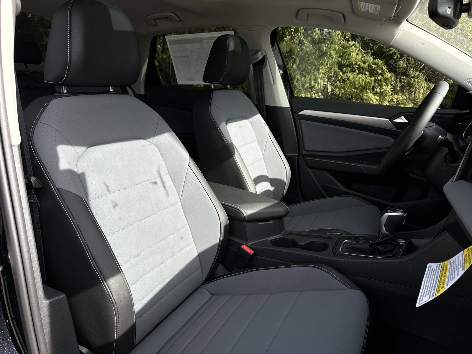 Used 2026 Volkswagen Jetta SE FWD image 46