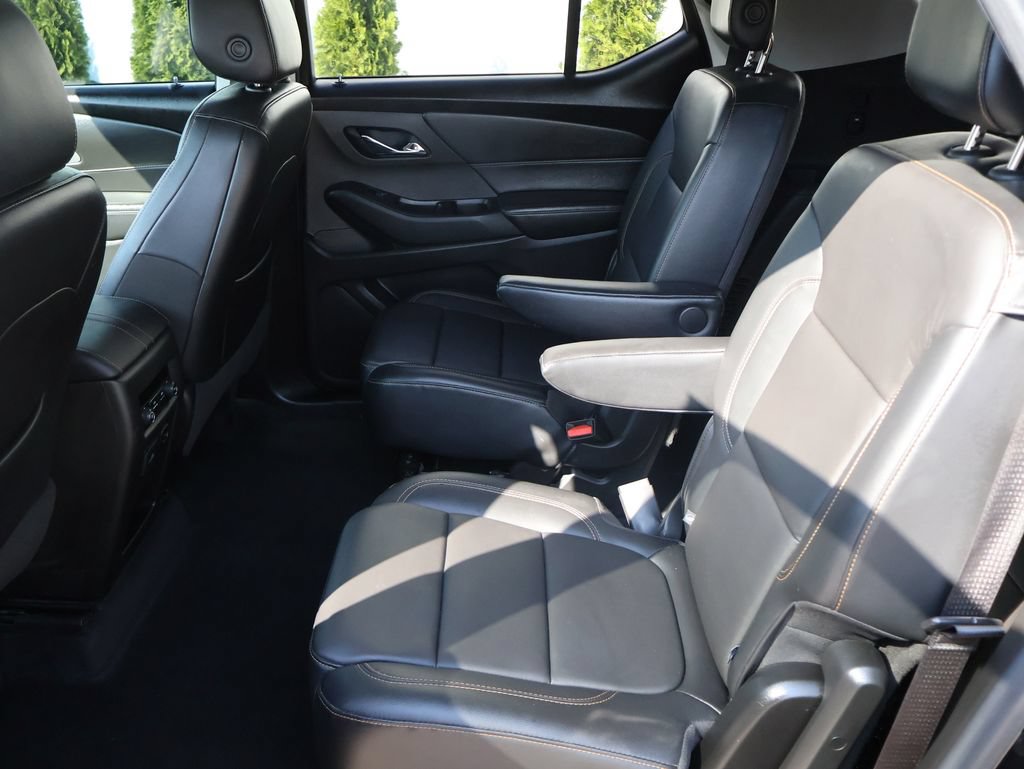 Certified 2018 Chevrolet Traverse LT w/ LPO, Black Accent Package AWD/4WD image 18