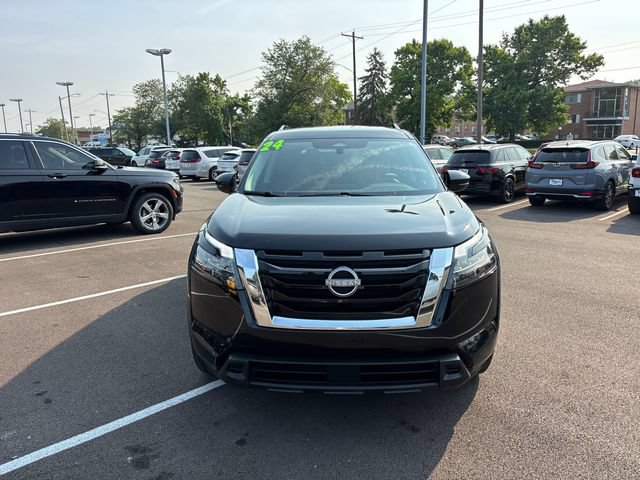 Used 2024 Nissan Pathfinder SV FWD image 5