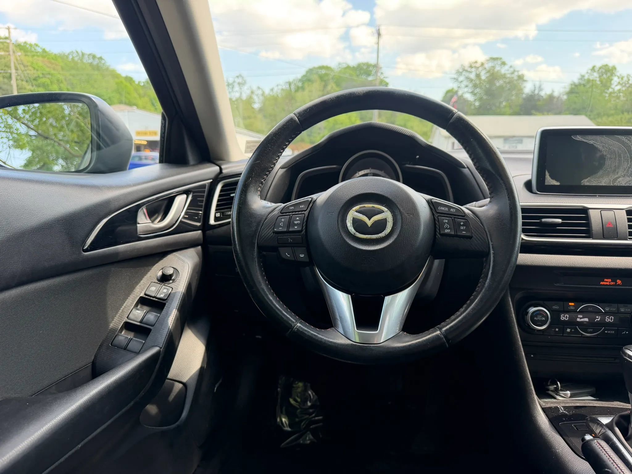 Used 2014 MAZDA MAZDA3 i Touring w/ Technology Package FWD image 30