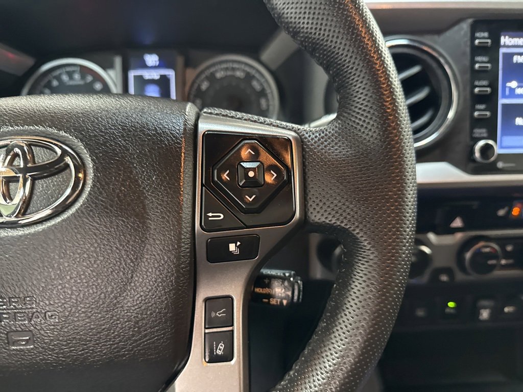 Used 2022 Toyota Tacoma Limited image 17