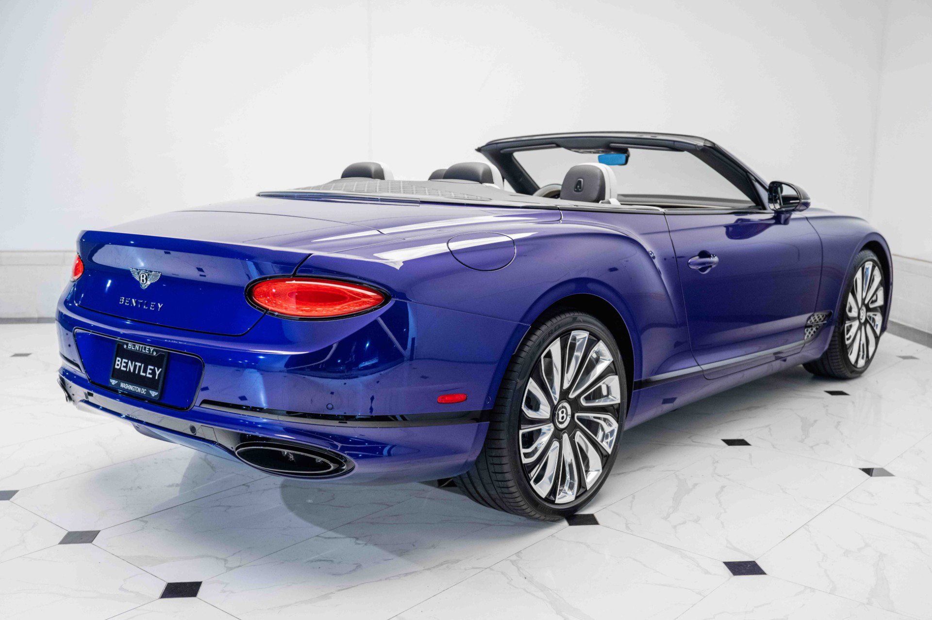 Used 2024 Bentley Continental GT Mulliner image 11