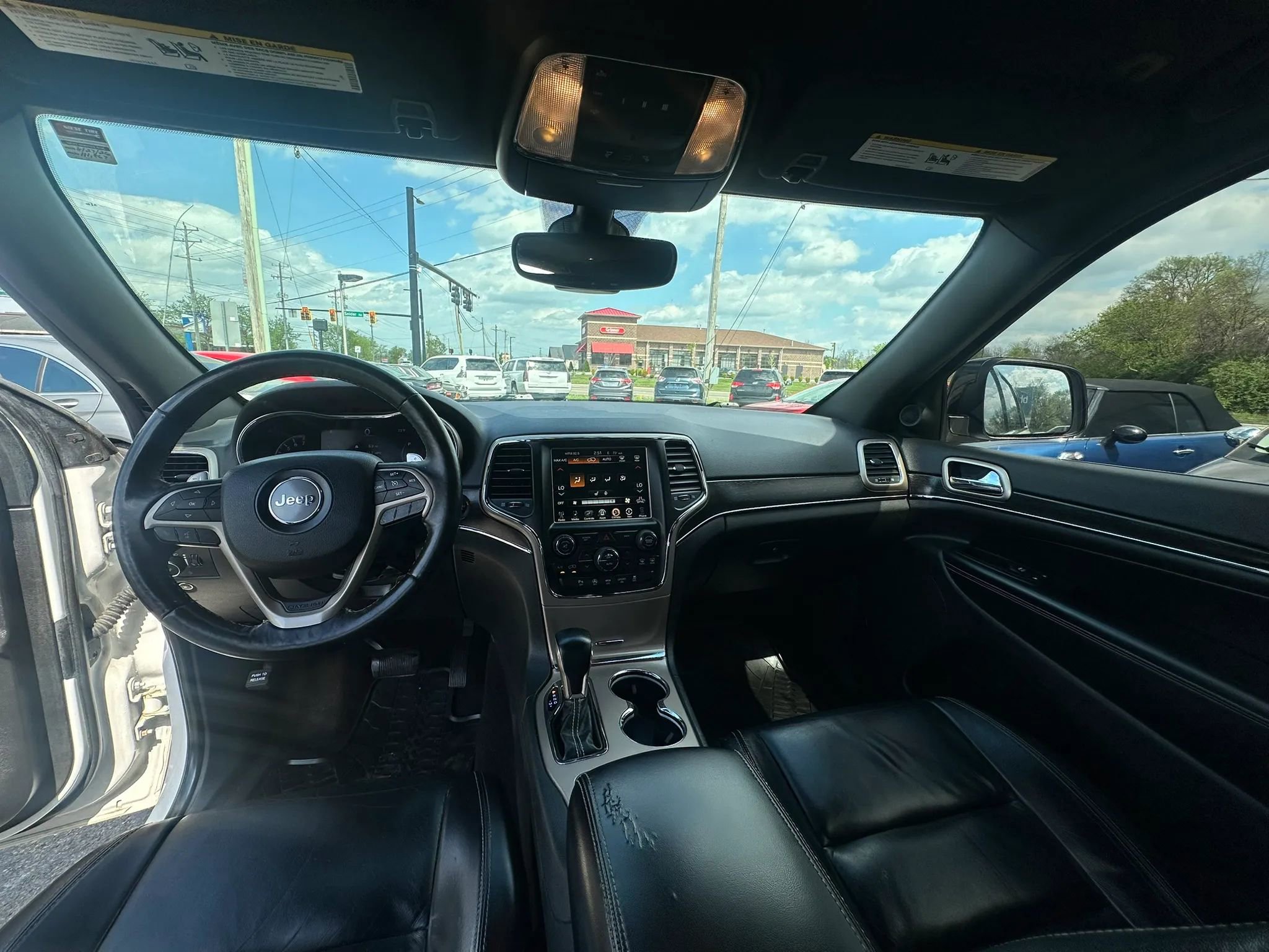 Used 2017 Jeep Grand Cherokee Limited image 17