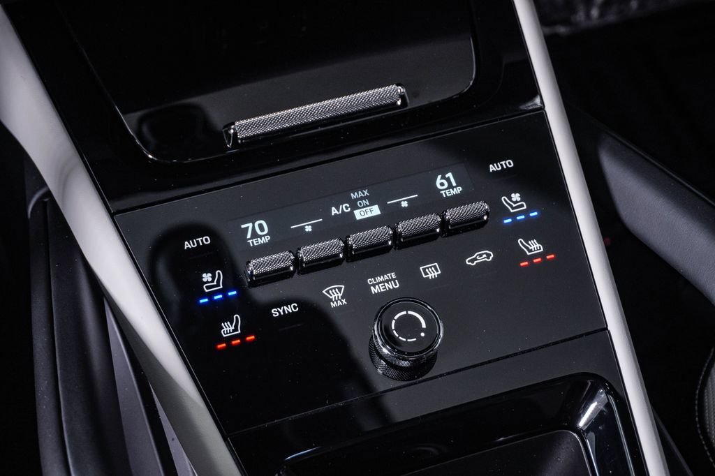 Certified 2026 Porsche Cayenne Coupe AWD/4WD image 24