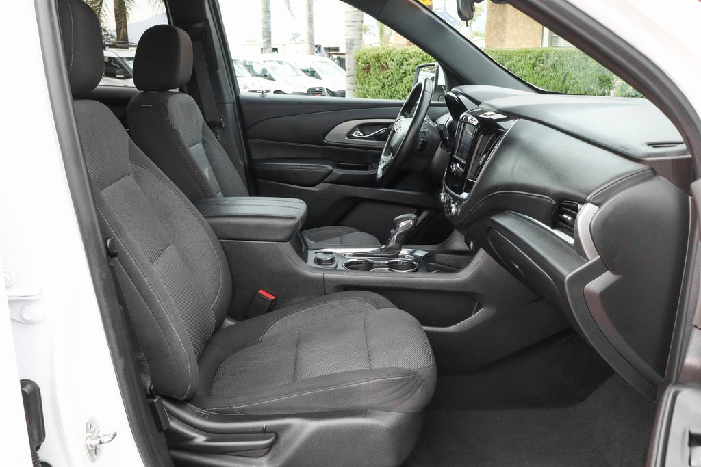 Used 2023 Chevrolet Traverse LT image 38