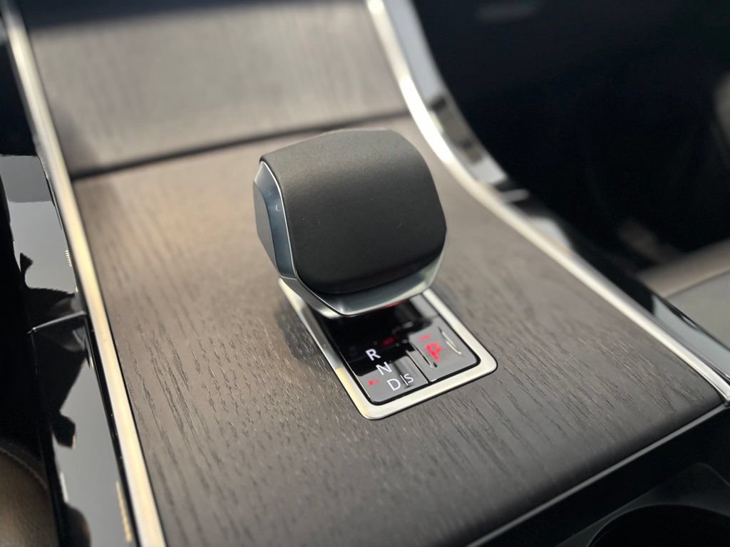 New 2026 Land Rover Range Rover Velar S AWD/4WD image 8