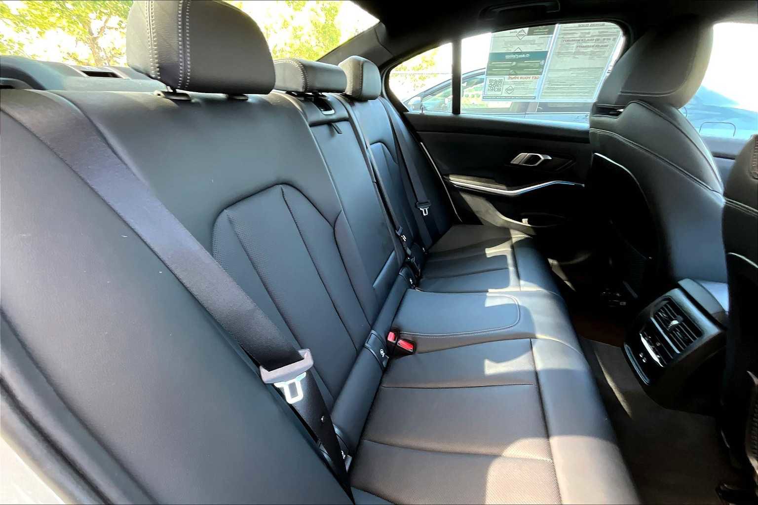 Used 2023 BMW 330e xDrive w/ Premium Package image 19