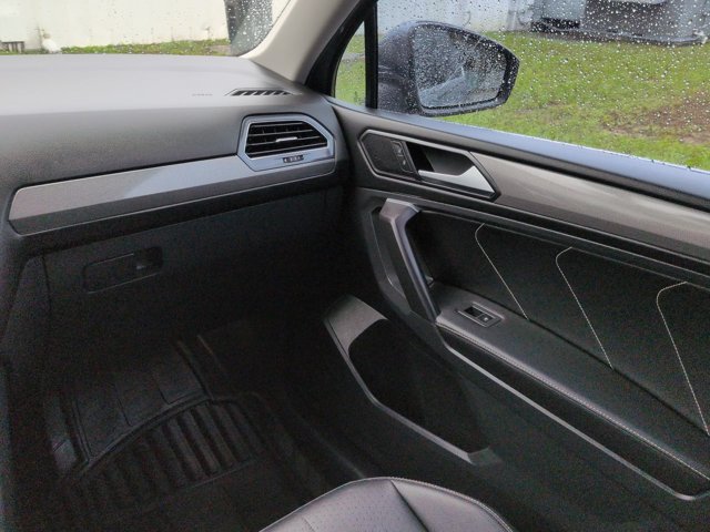 Used 2022 Volkswagen Tiguan SE FWD image 16