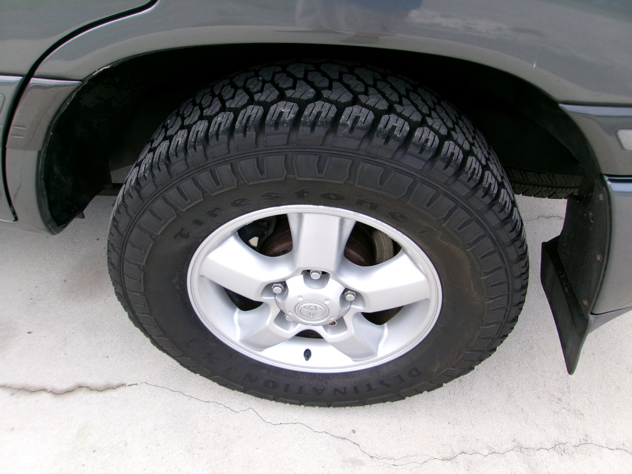 Used 2004 Toyota Land Cruiser image 9