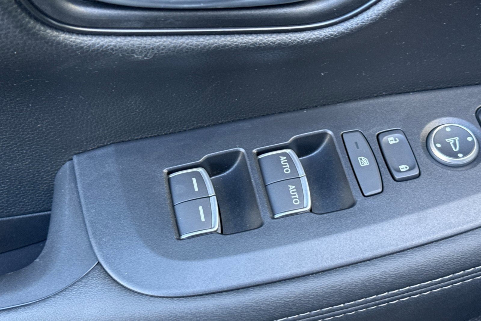 Certified 2026 Honda HR-V EX-L image 13