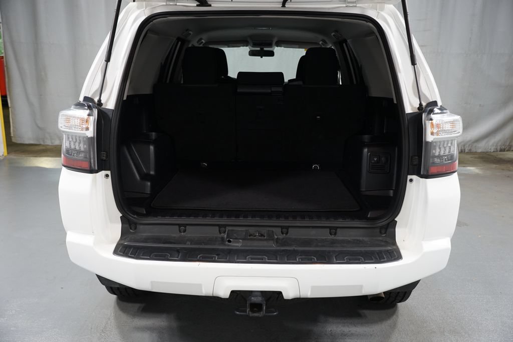 Certified 2019 Toyota 4Runner SR5 AWD/4WD image 32