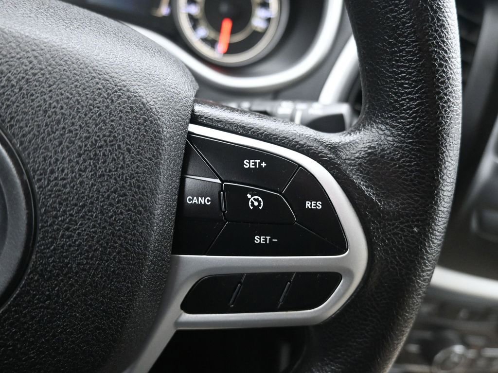 Used 2017 Jeep Cherokee Sport w/ Safety Group image 17