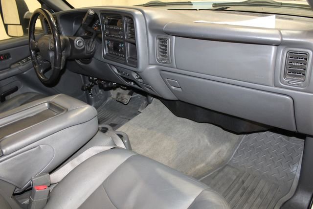 Used 2006 Chevrolet Silverado 2500 LT image 20