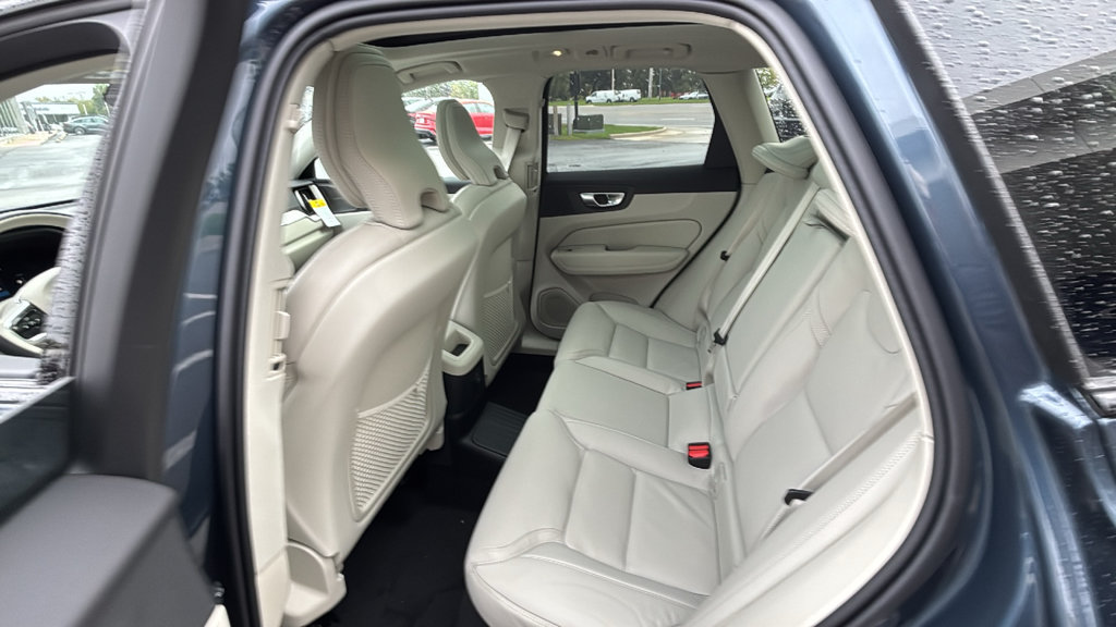 New 2027 Volvo XC60 T8 Ultra AWD/4WD image 10