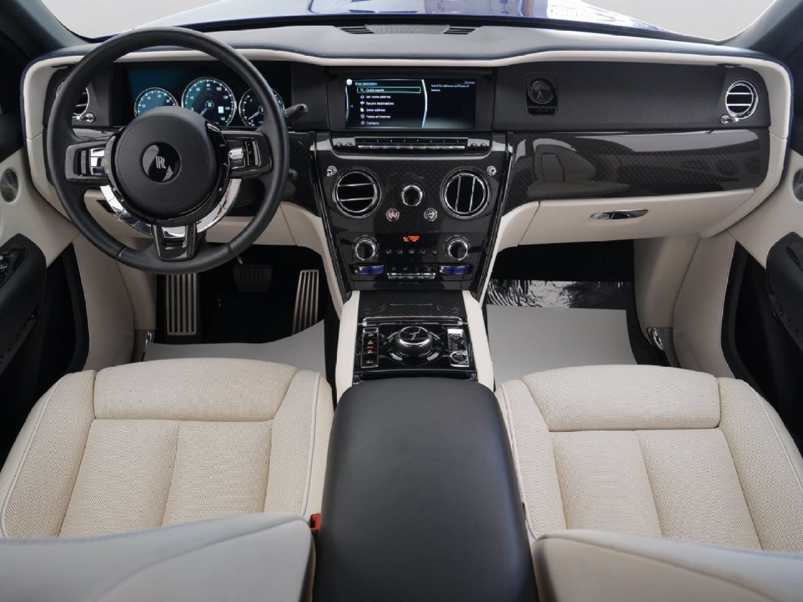 Certified 2021 Rolls-Royce Cullinan Black Badge AWD/4WD image 30