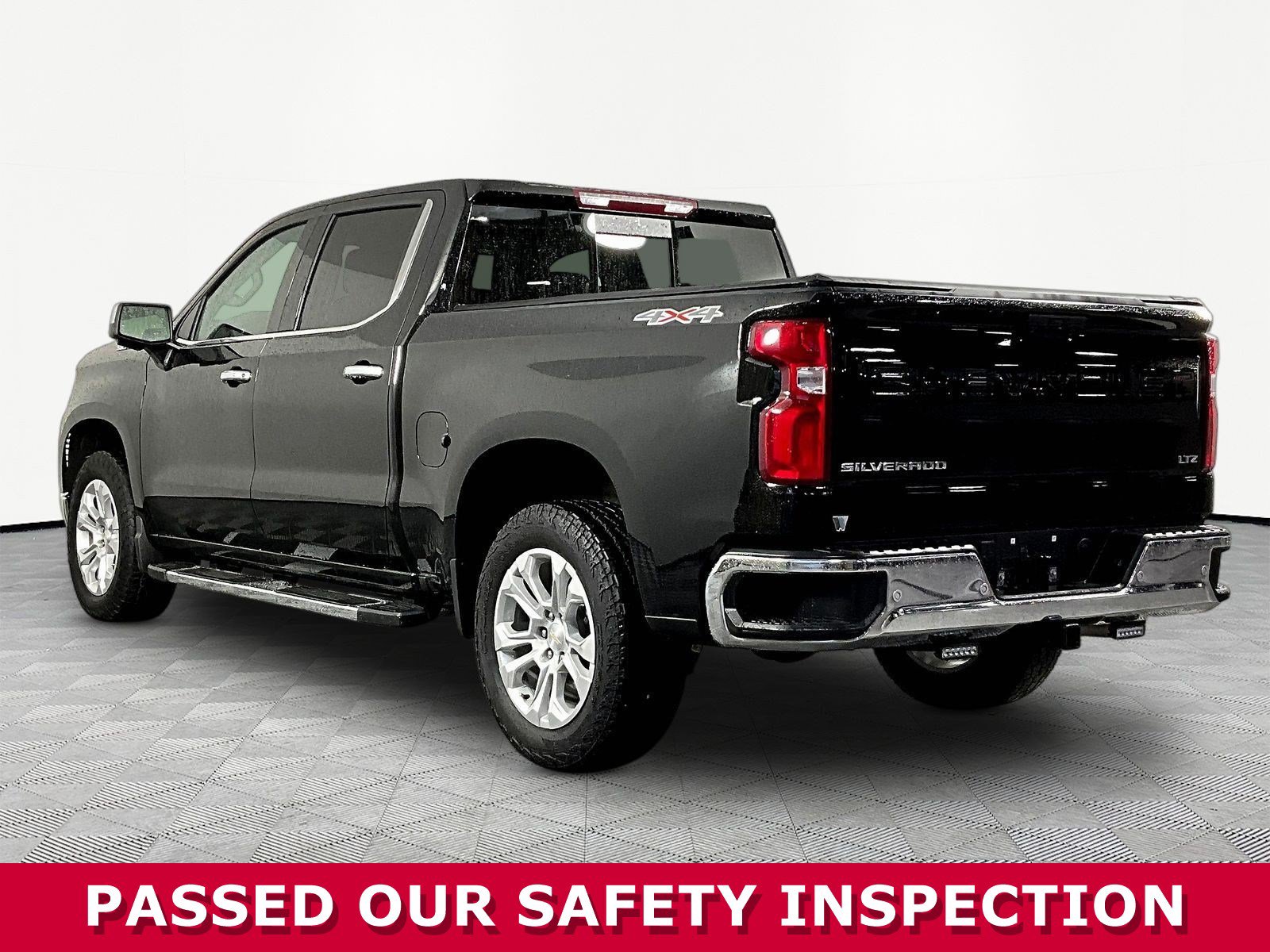 Used 2025 Chevrolet Silverado 1500 LTZ w/ LTZ Convenience Package II AWD/4WD image 4